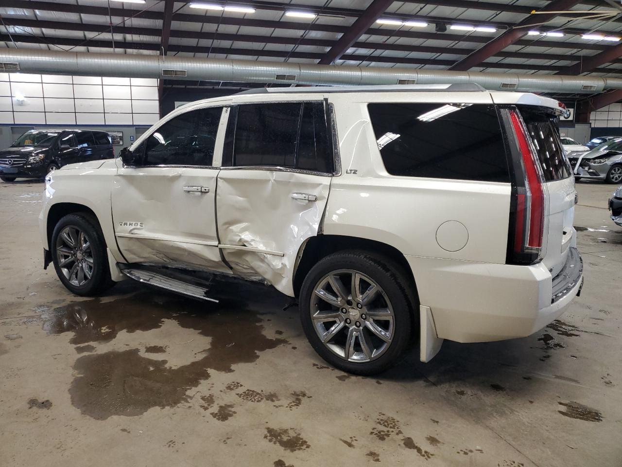 2015 CHEVROLET TAHOE K150 - Фото 2
