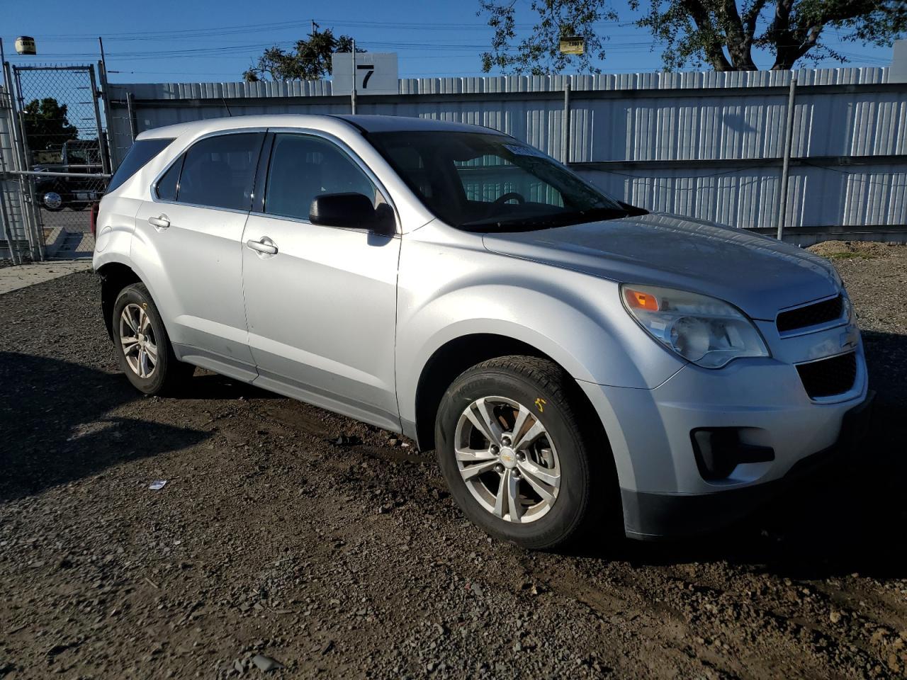 2015 CHEVROLET EQUINOX LS - Фото 4
