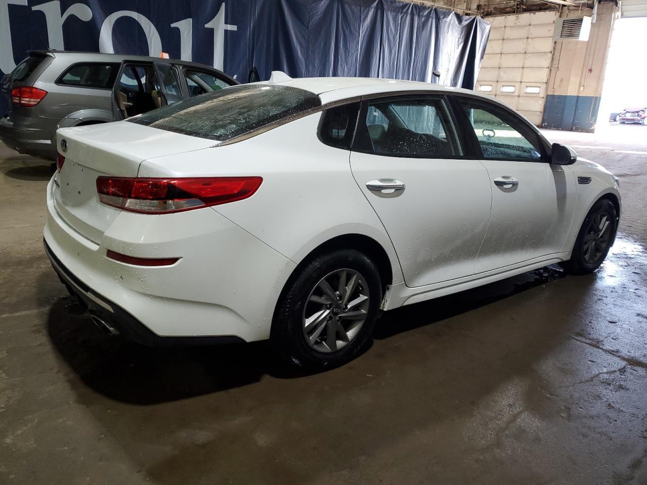 2020 KIA OPTIMA LX - Фото 3