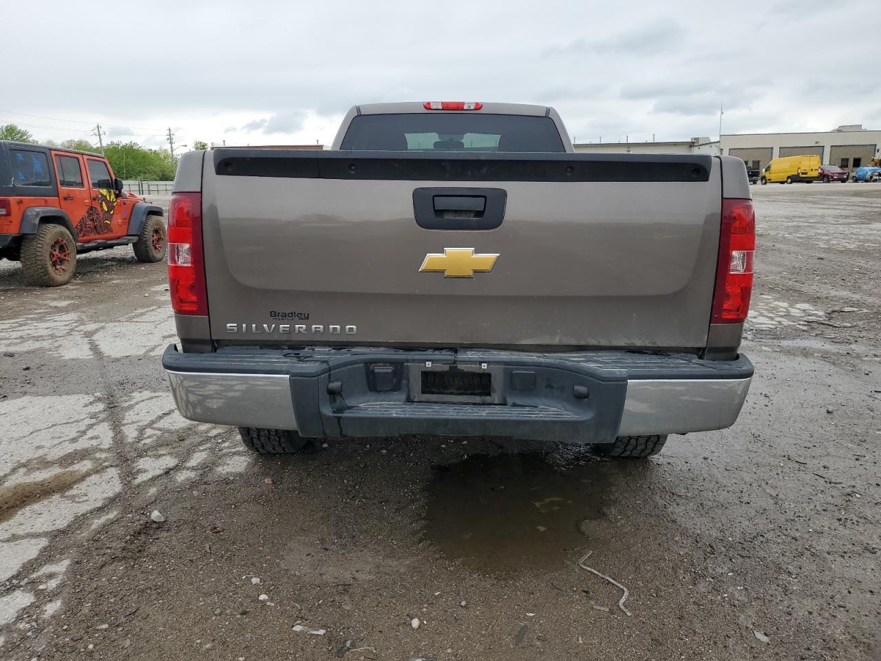 2013 CHEVROLET SILVERADO - Image 6