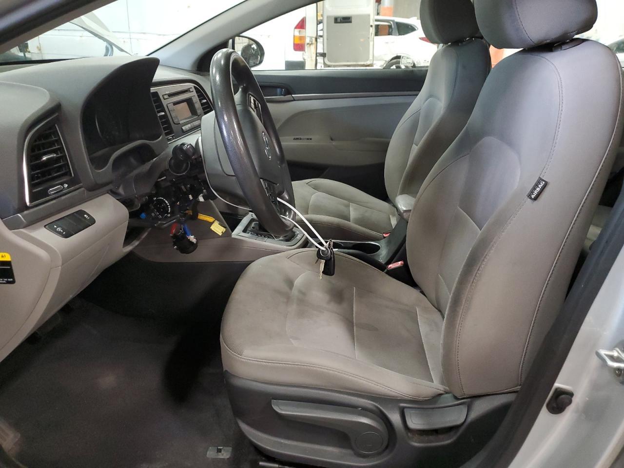 2018 HYUNDAI ELANTRA SE - Фото 7