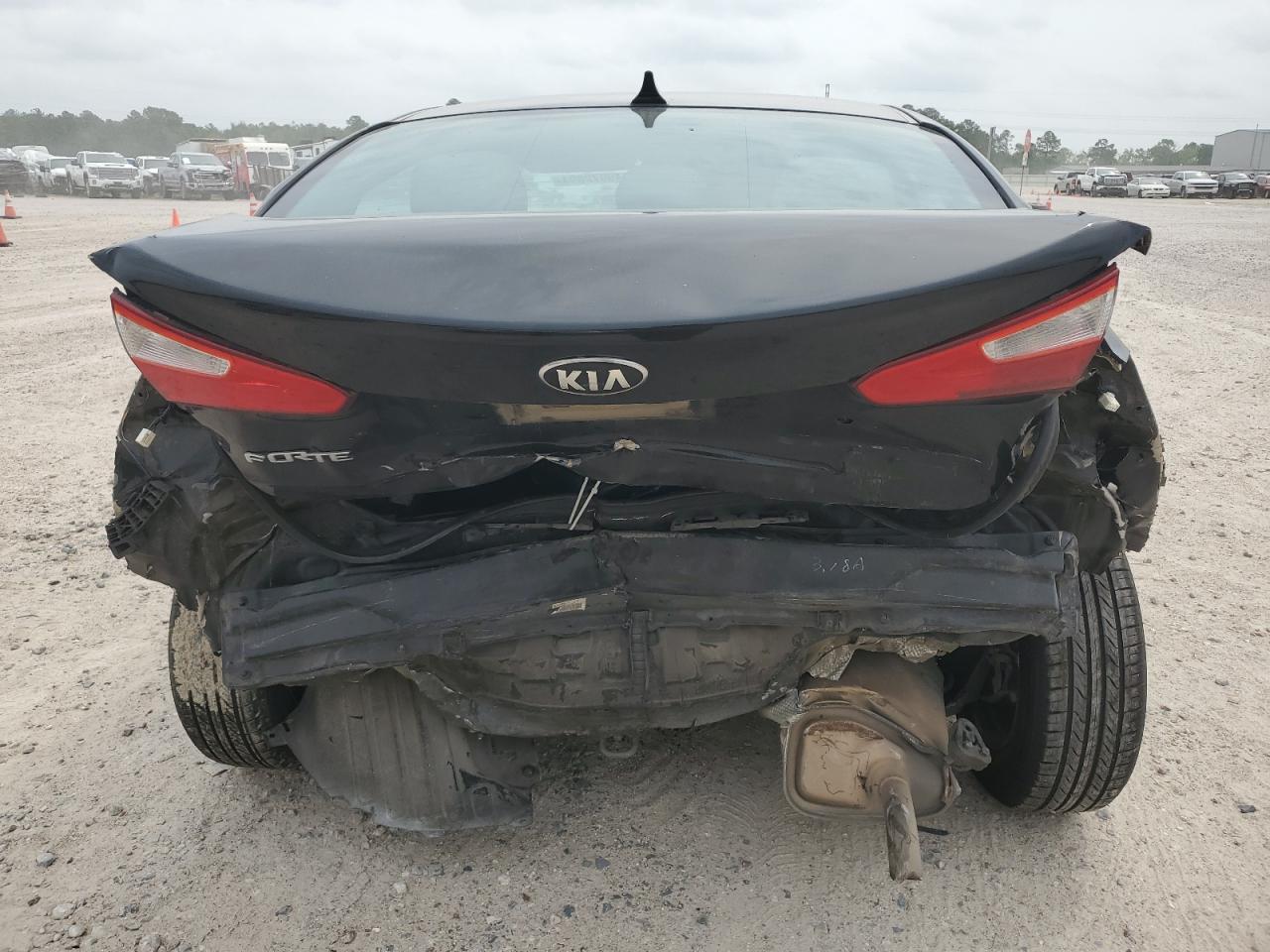 2015 KIA FORTE LX - Фото 6