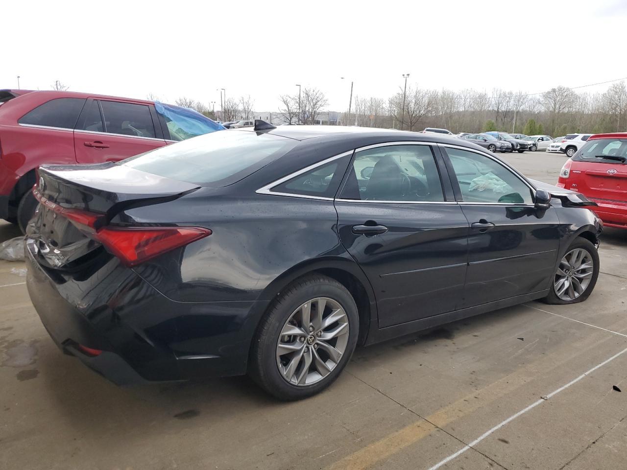 2022 TOYOTA AVALON XLE - Image 3