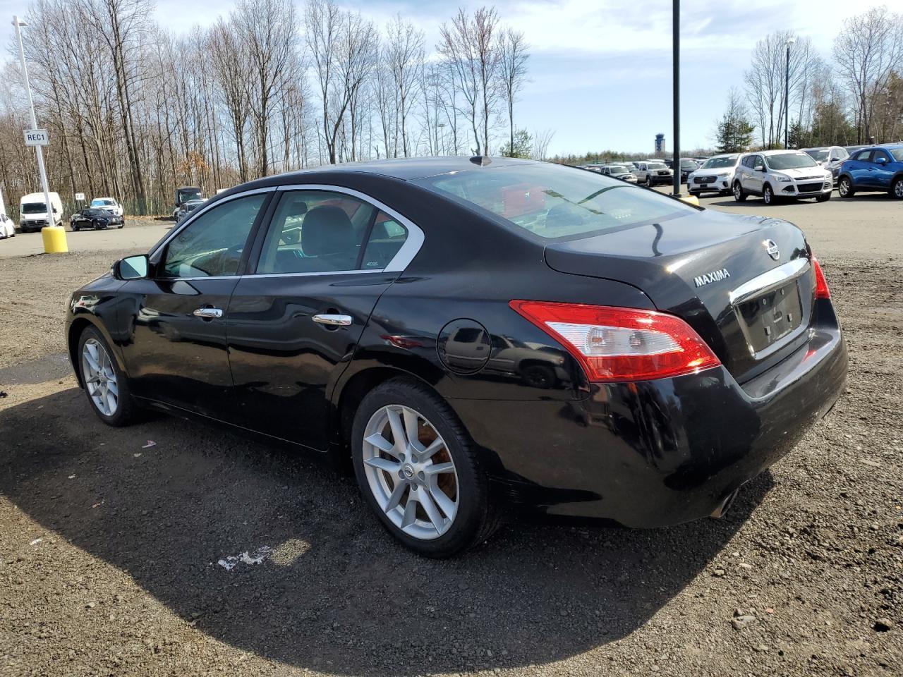 2011 NISSAN MAXIMA S - Image 2