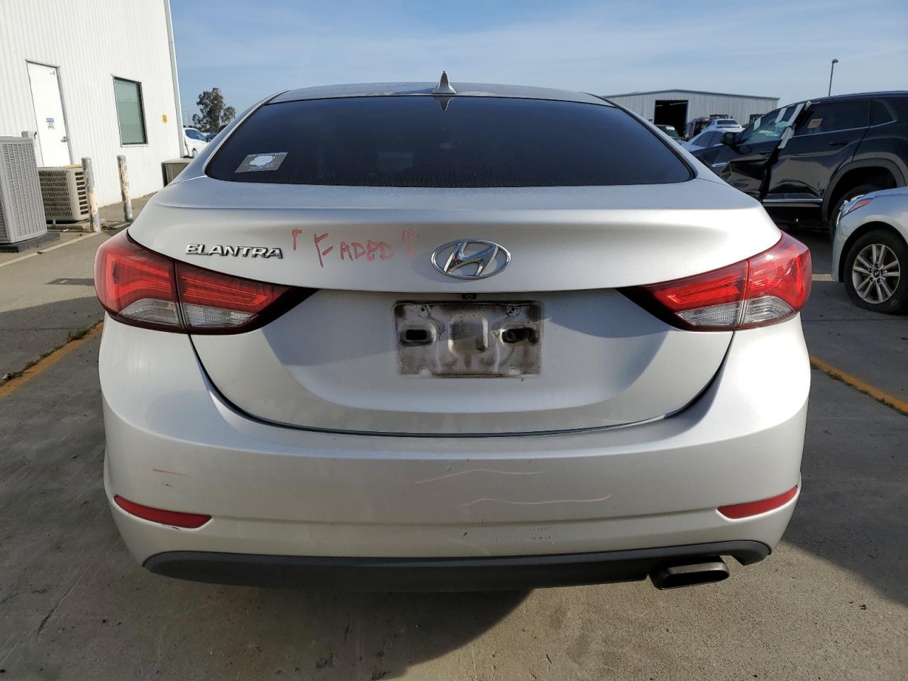 2015 HYUNDAI ELANTRA SE - Фото 6