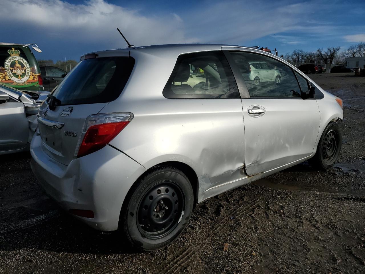 2014 TOYOTA YARIS - Фото 3