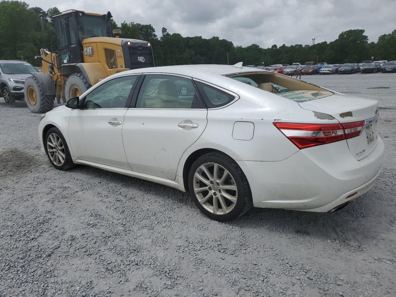 2015 TOYOTA AVALON XLE - Image 2