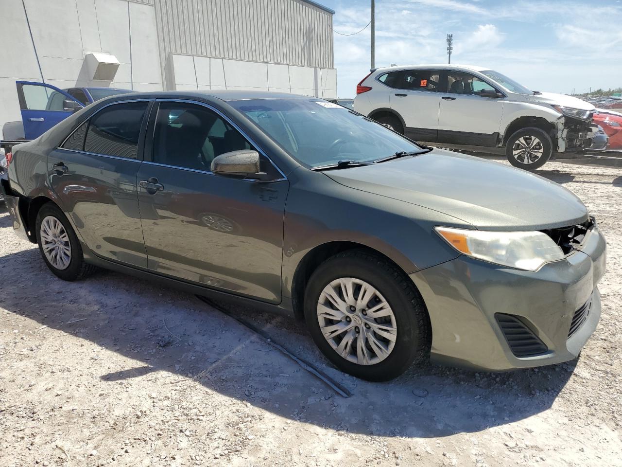 2014 TOYOTA CAMRY L - Фото 4