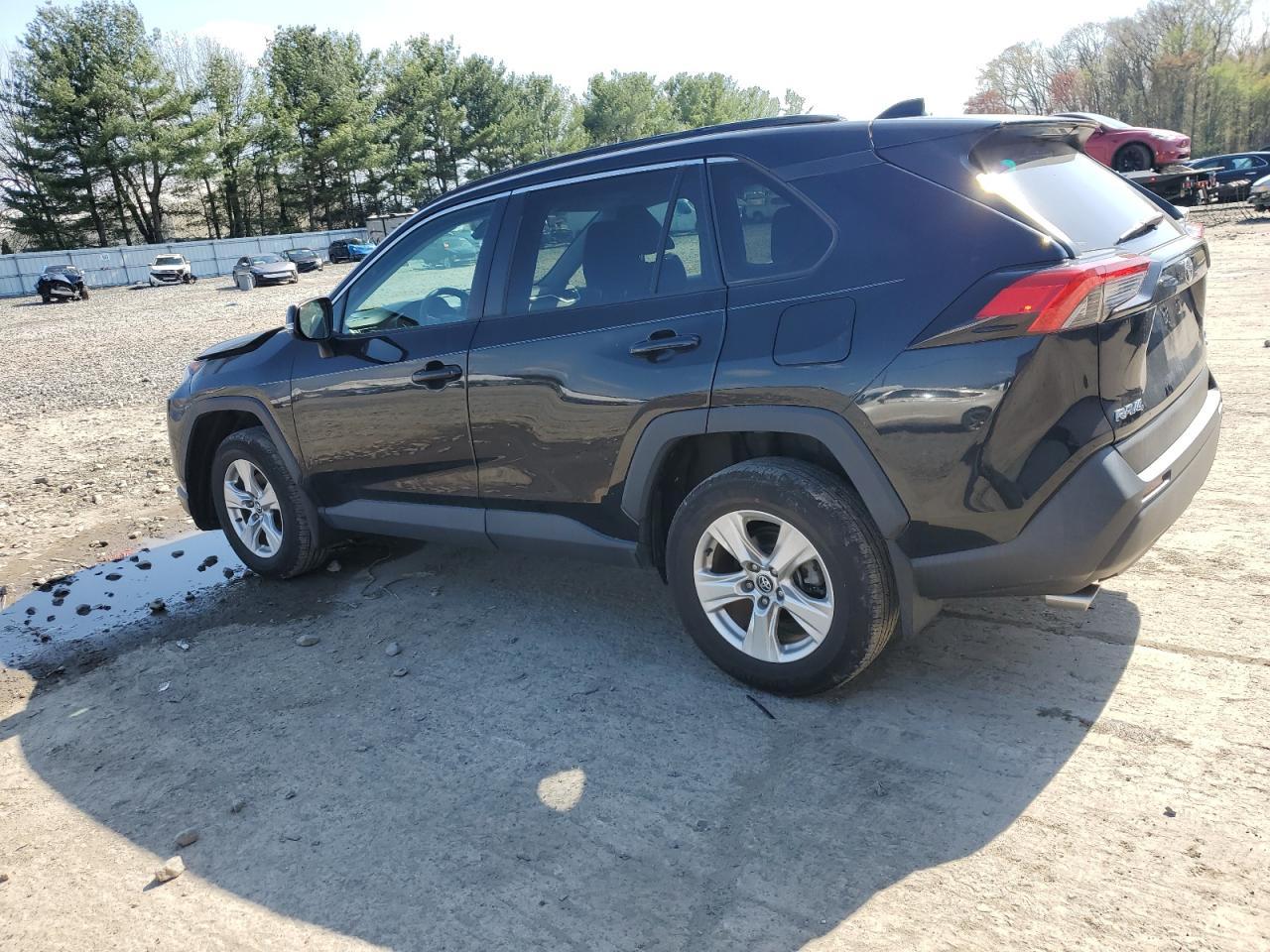 2020 TOYOTA RAV4 XLE - Фото 2