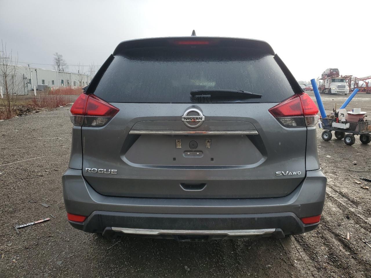 2017 NISSAN ROGUE SV - Image 6