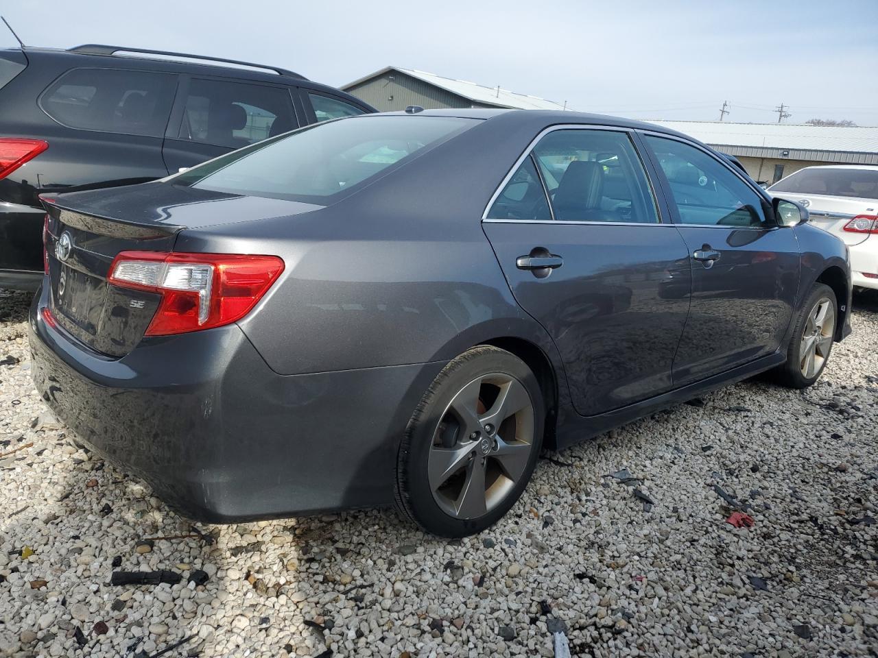 2012 TOYOTA CAMRY SE - Фото 3
