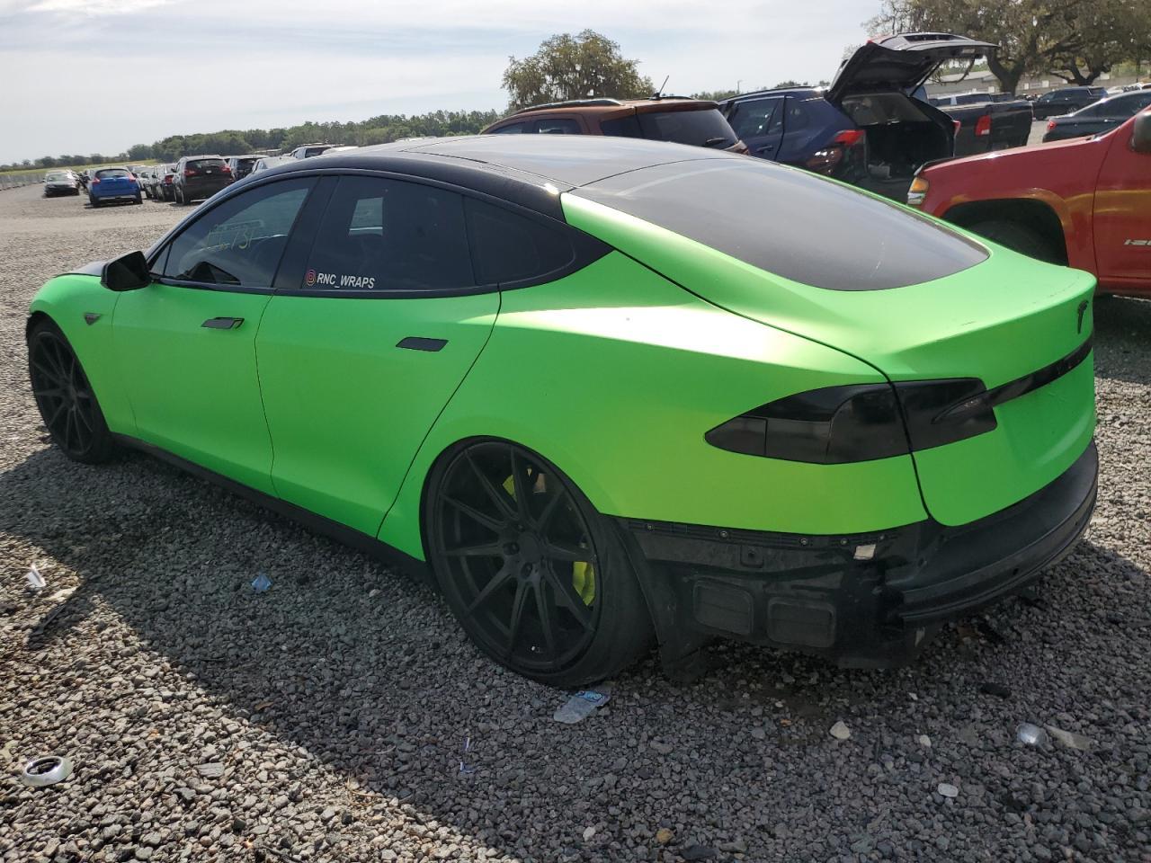 2015 TESLA MODEL S P8 - Фото 2