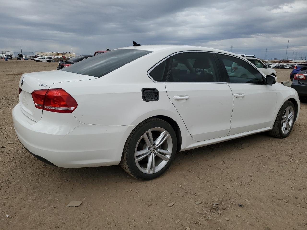 2014 VOLKSWAGEN PASSAT SE - Фото 3