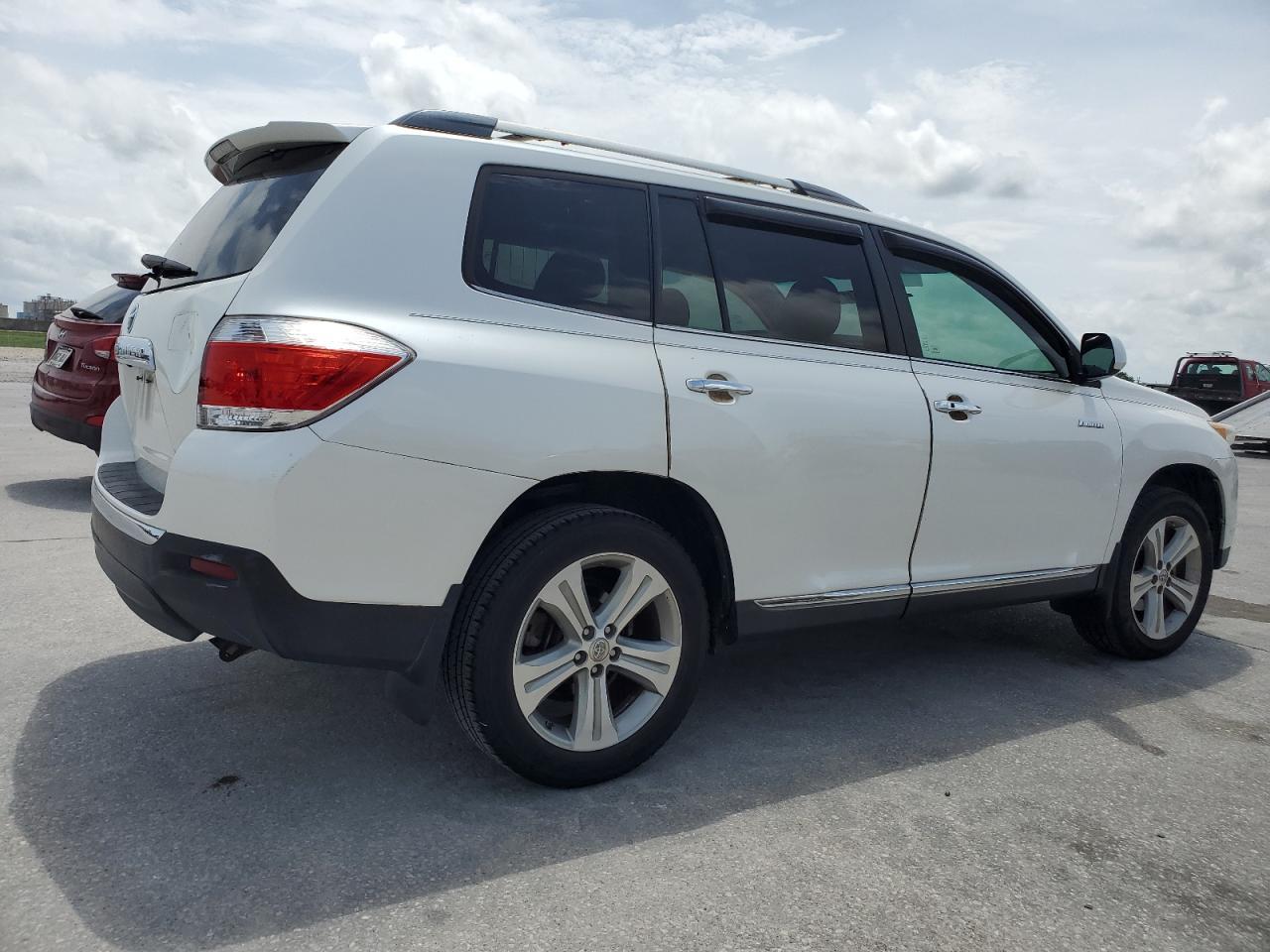 2012 TOYOTA HIGHLANDER - Image 3