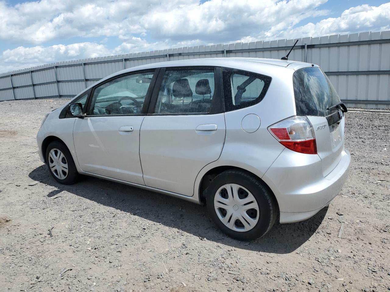 2011 HONDA FIT - Фото 2