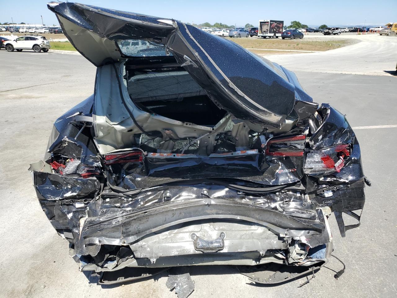 2015 TESLA MODEL S P8 - Image 6