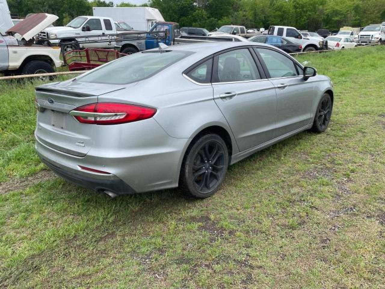 2020 FORD FUSION SE - Image 4