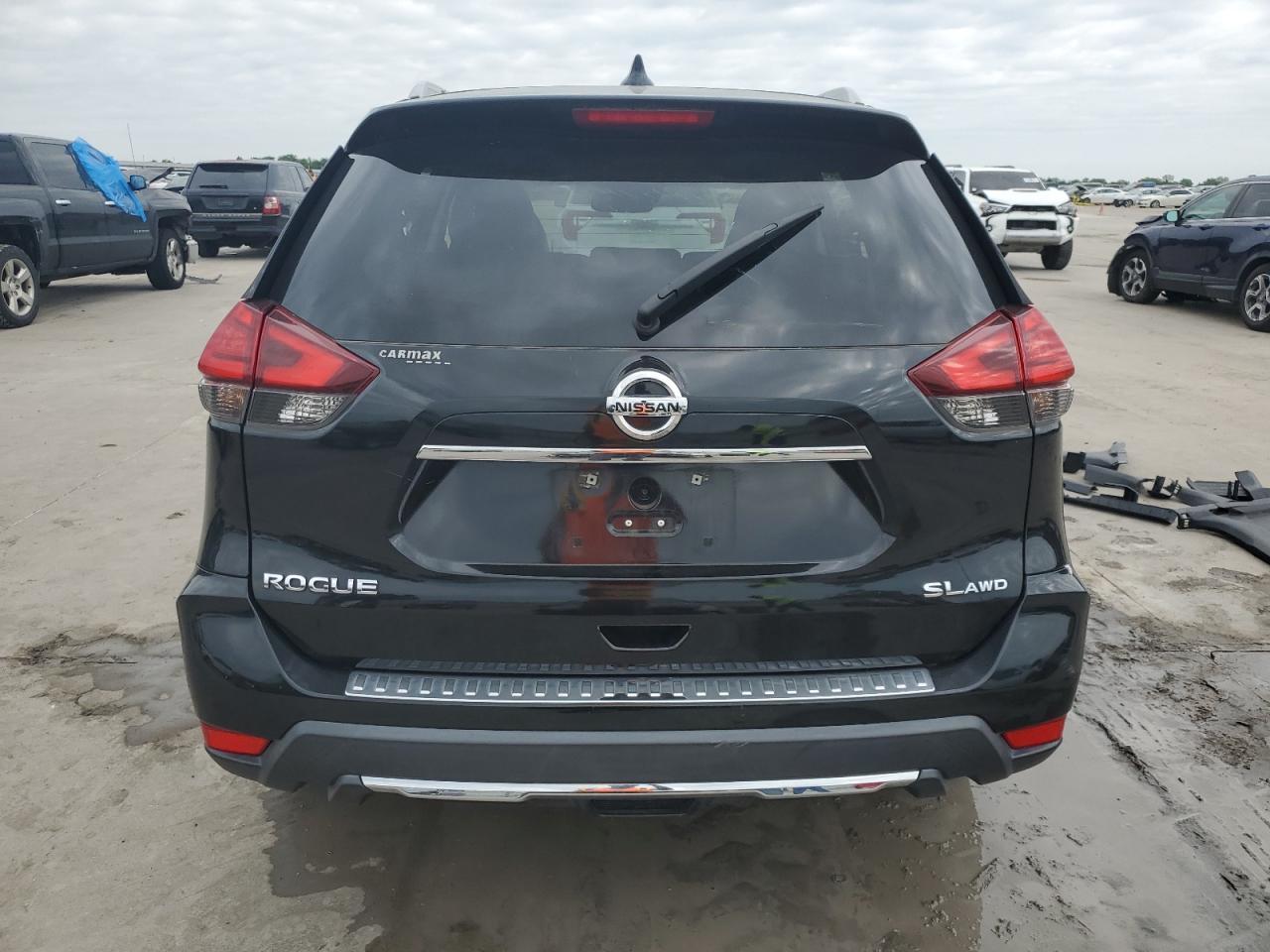 2017 NISSAN ROGUE SV - Image 6