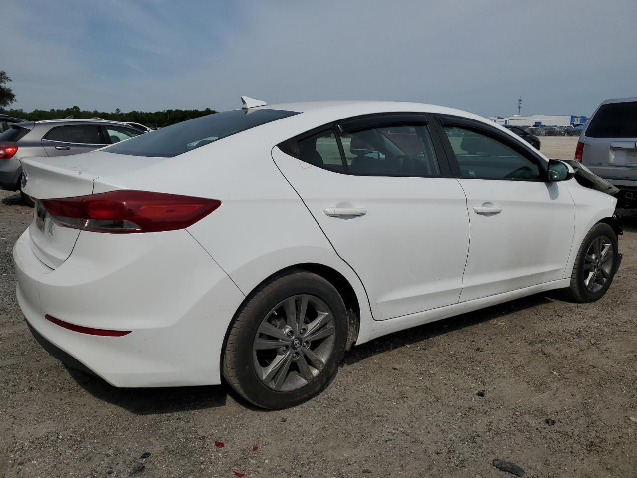 2018 HYUNDAI ELANTRA SE - Фото 3