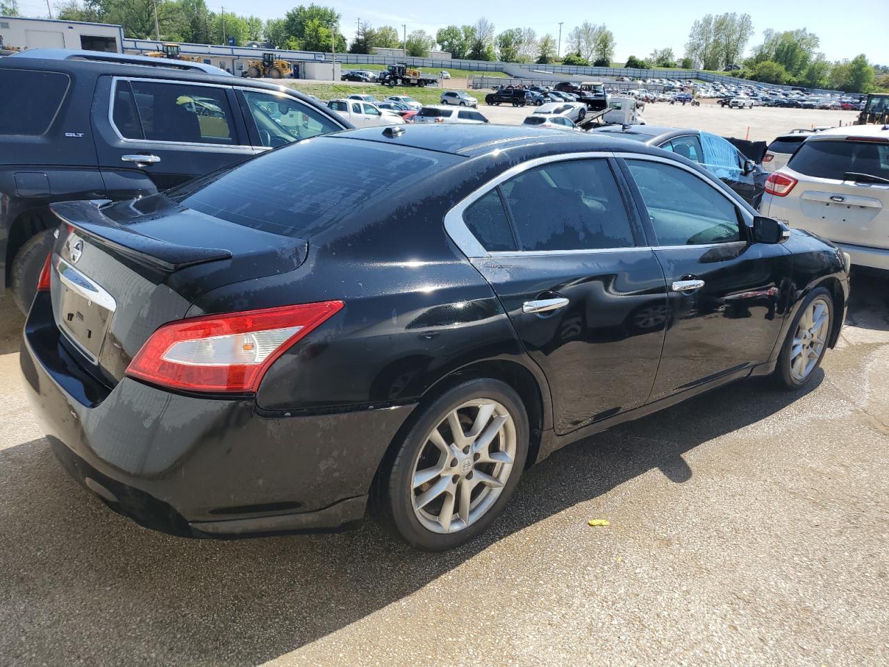 2011 NISSAN MAXIMA S - Image 3