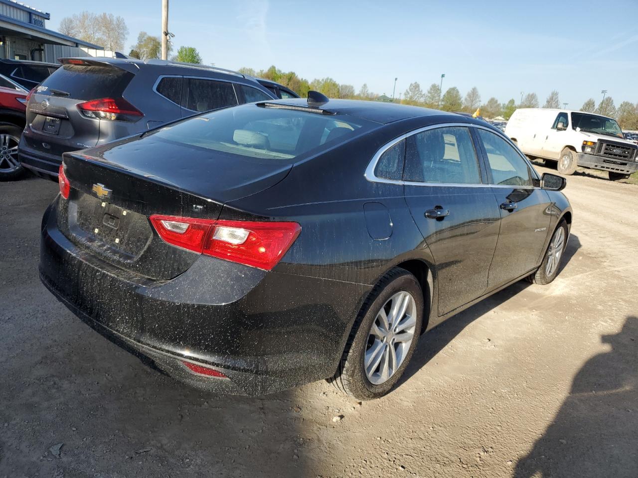 2017 CHEVROLET MALIBU LT - Image 3