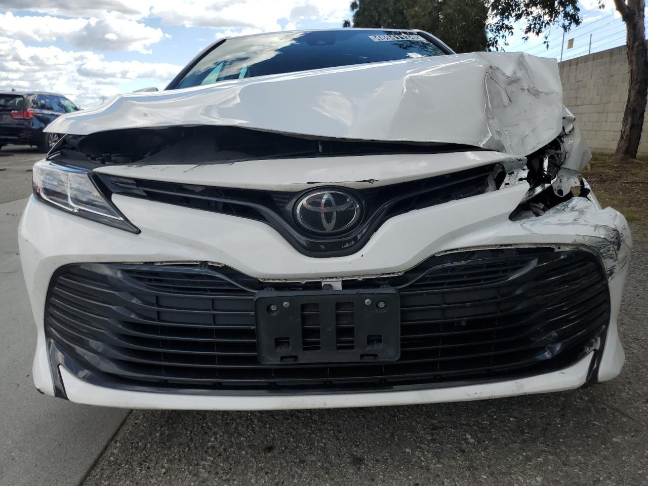 2020 TOYOTA CAMRY LE - Фото 5