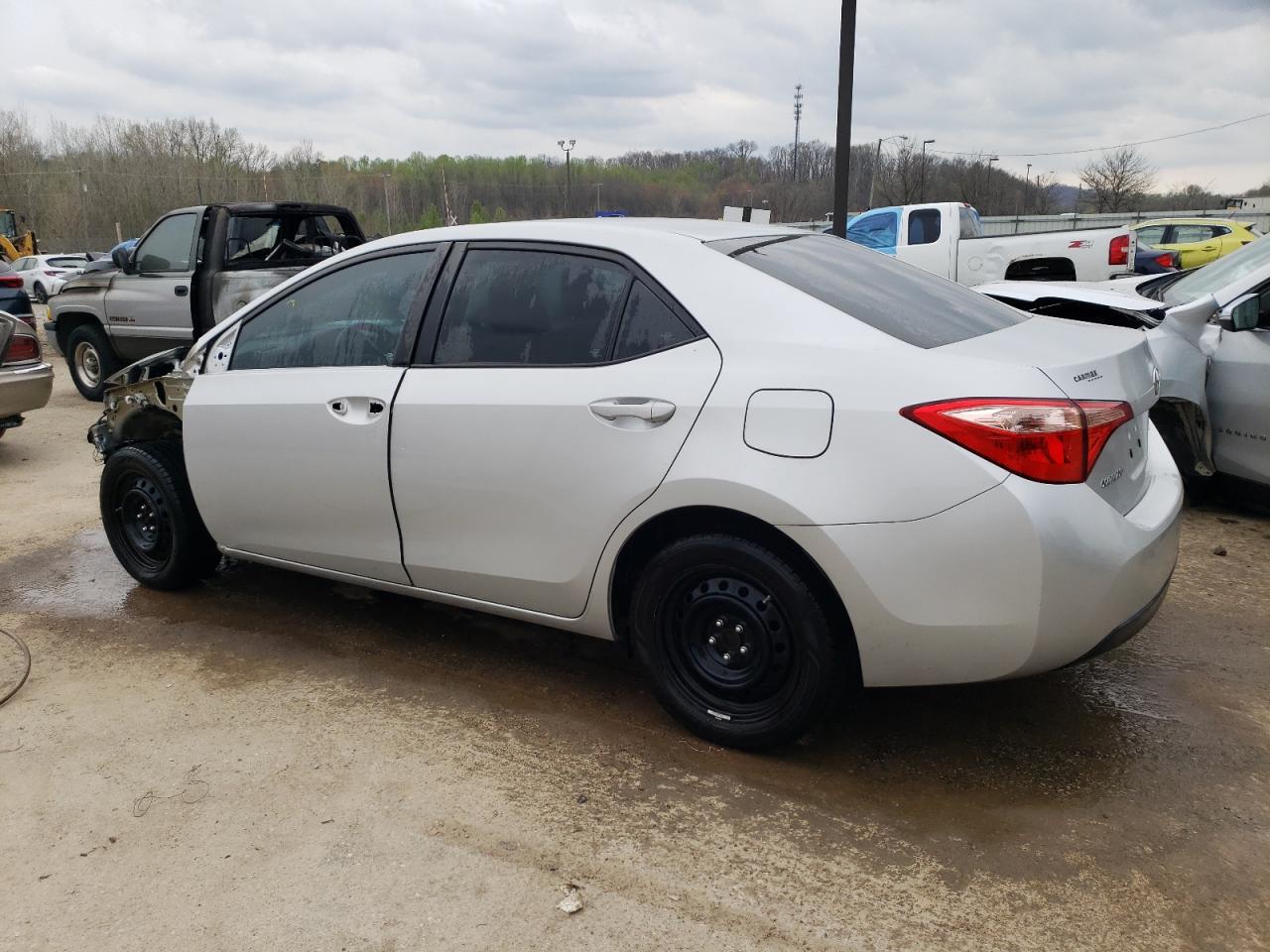 2018 TOYOTA COROLLA L - Фото 2