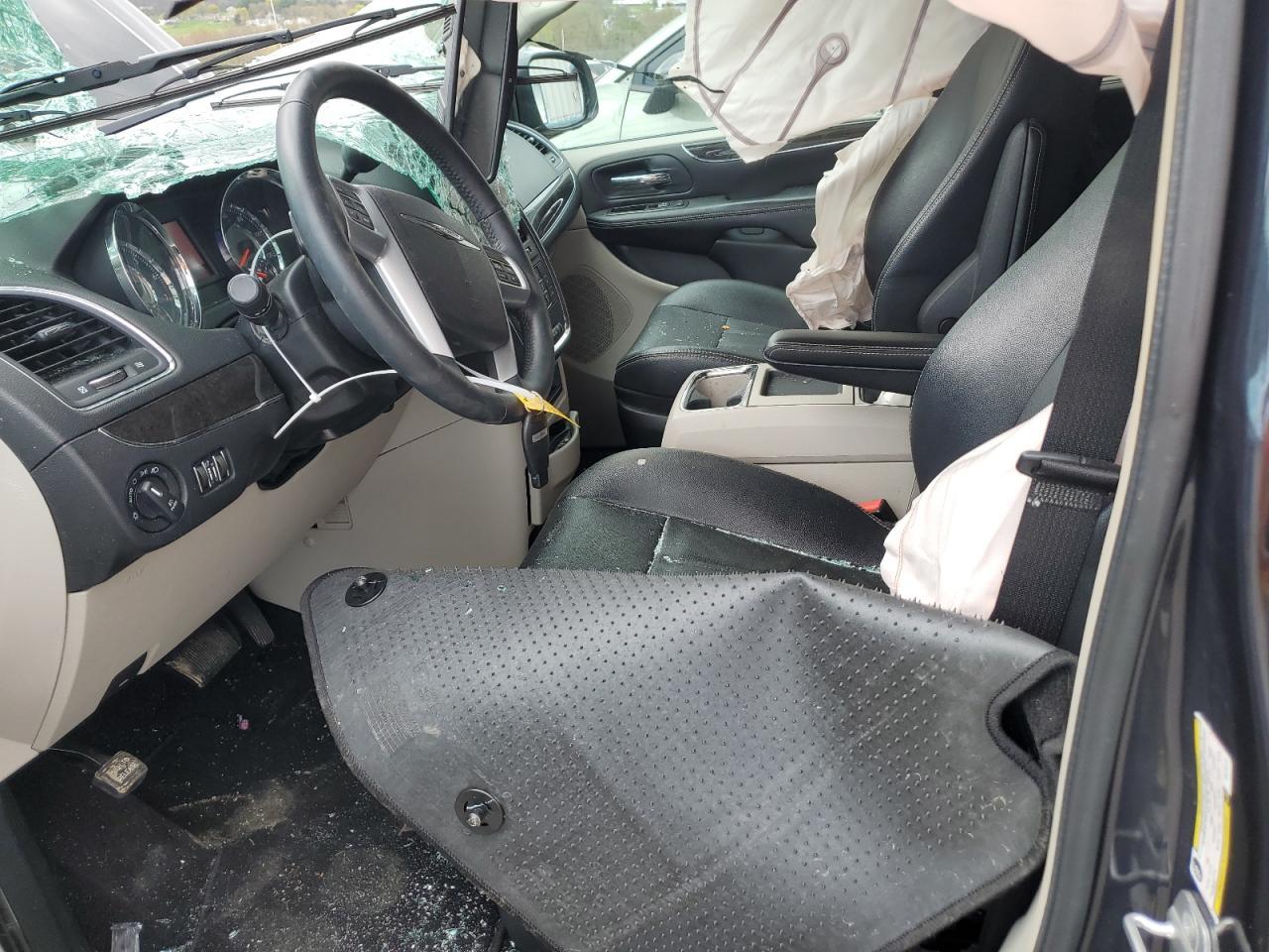 2014 CHRYSLER TOWN & COU - Фото 7