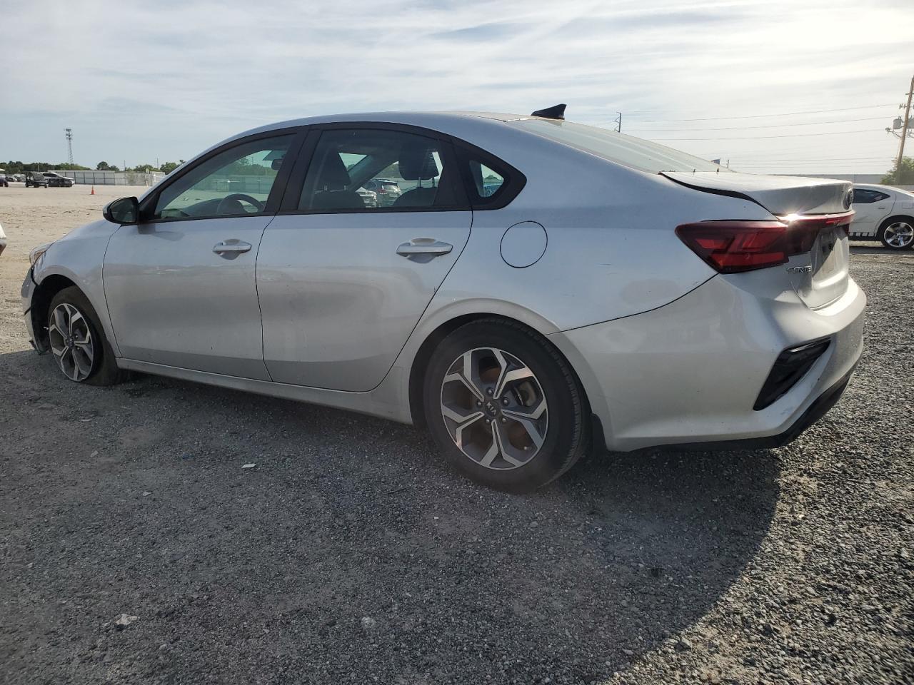 2021 KIA FORTE FE - Image 2