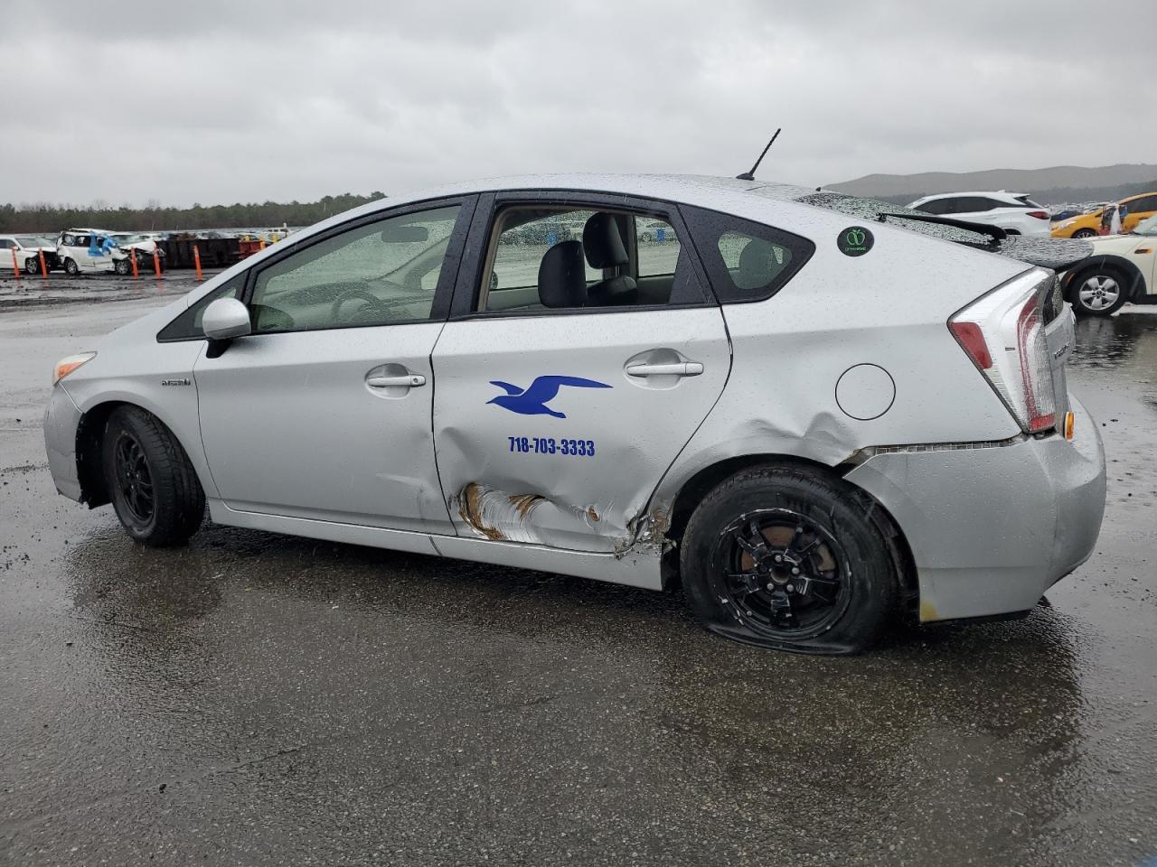 2015 TOYOTA PRIUS - Фото 2