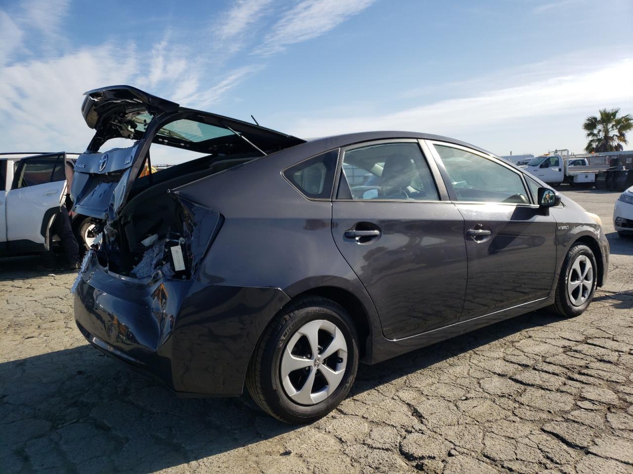 2013 TOYOTA PRIUS - Фото 3
