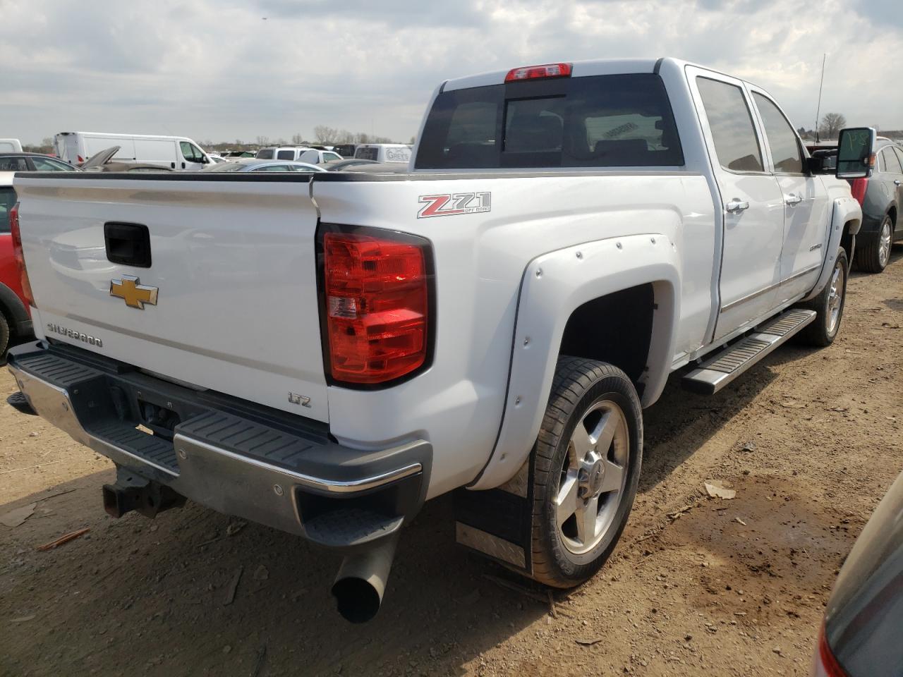 2015 CHEVROLET SILVERADO - Фото 3