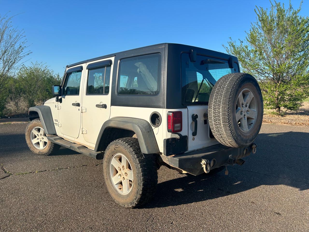 2012 JEEP WRANGLER U - Image 3