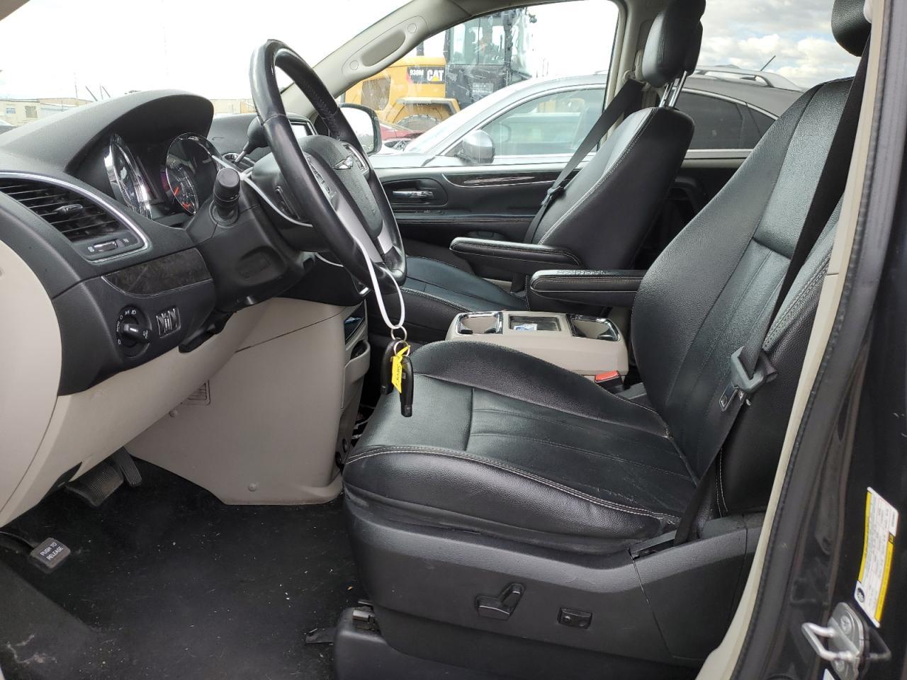 2014 CHRYSLER TOWN & COU - Image 7