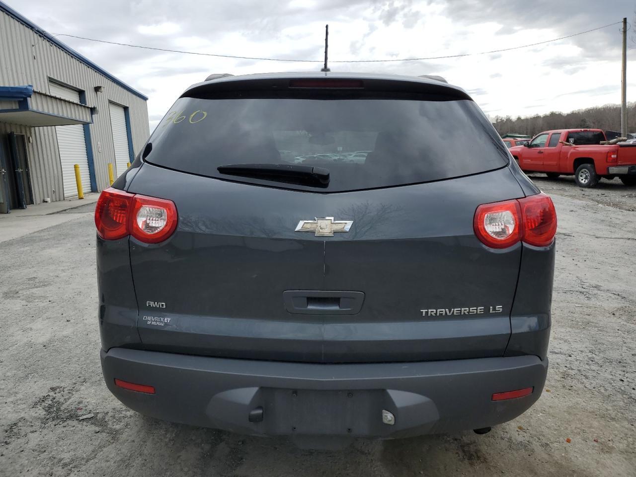 2012 CHEVROLET TRAVERSE L - Image 6