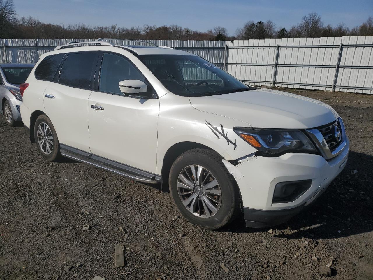 2017 NISSAN PATHFINDER - Image 4