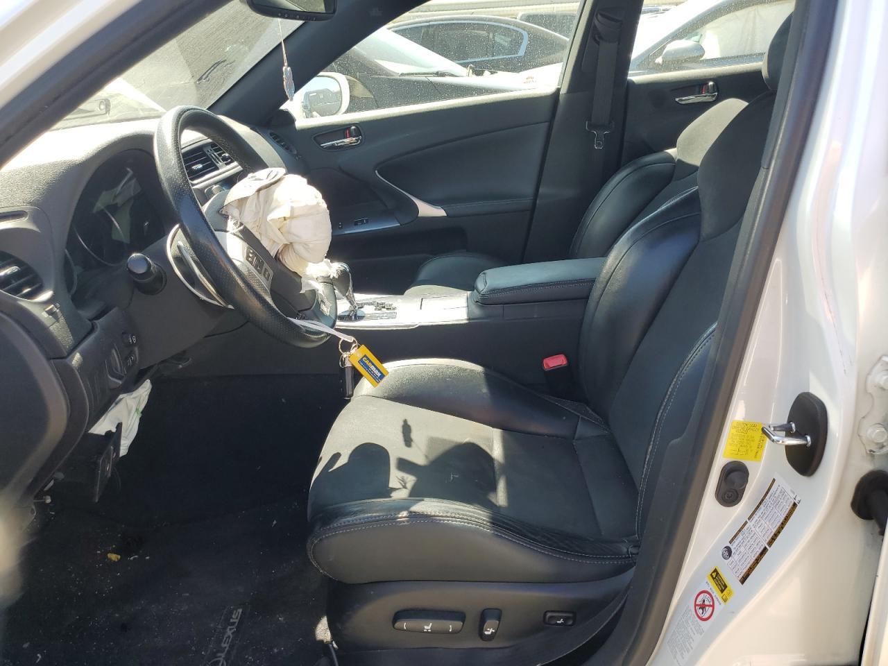 2011 LEXUS IS 250 - Image 7