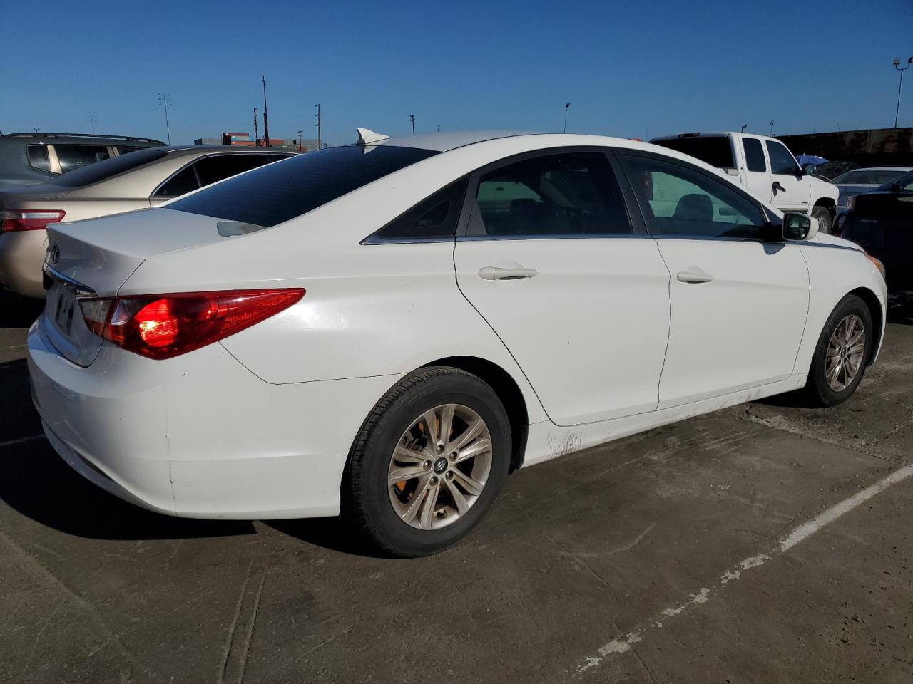 2013 HYUNDAI SONATA GLS - Image 3