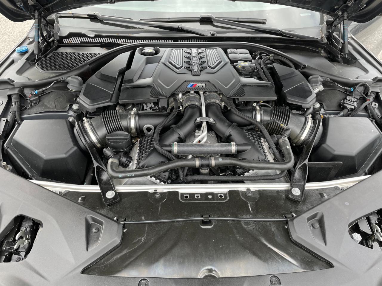 2020 BMW M8 - Фото 7