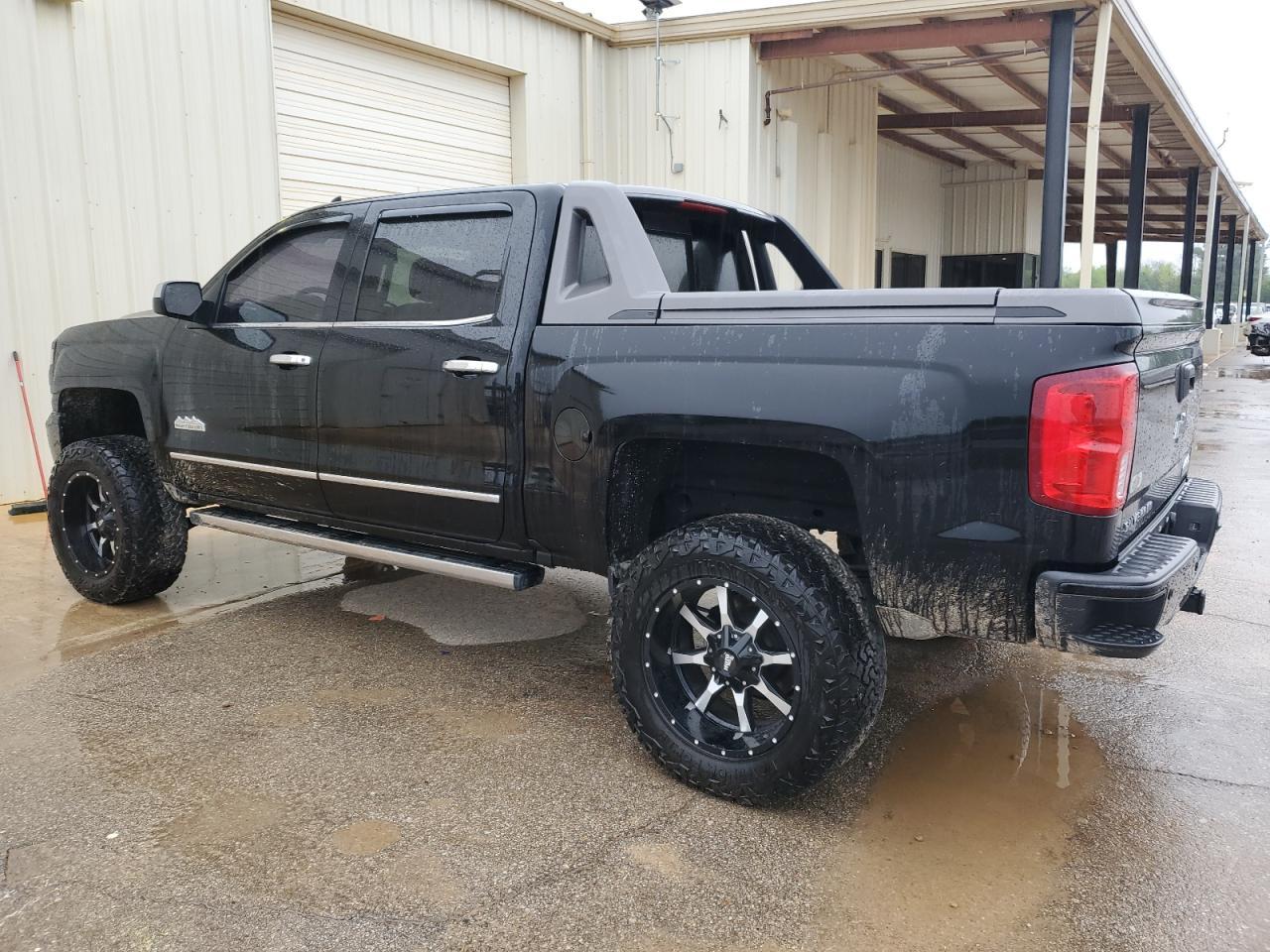 2017 CHEVROLET SILVERADO - Image 2