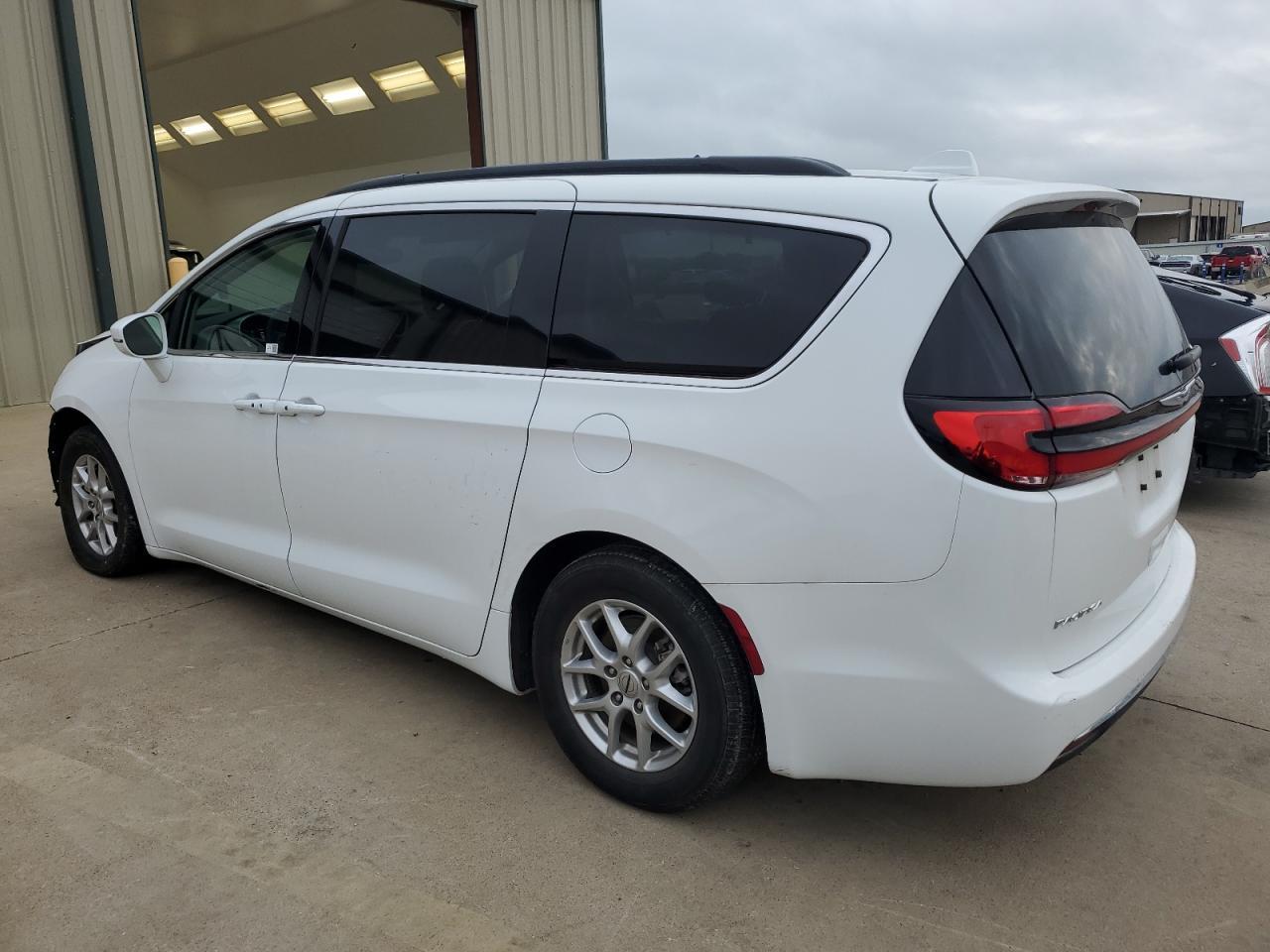 2022 CHRYSLER PACIFICA T - Image 2