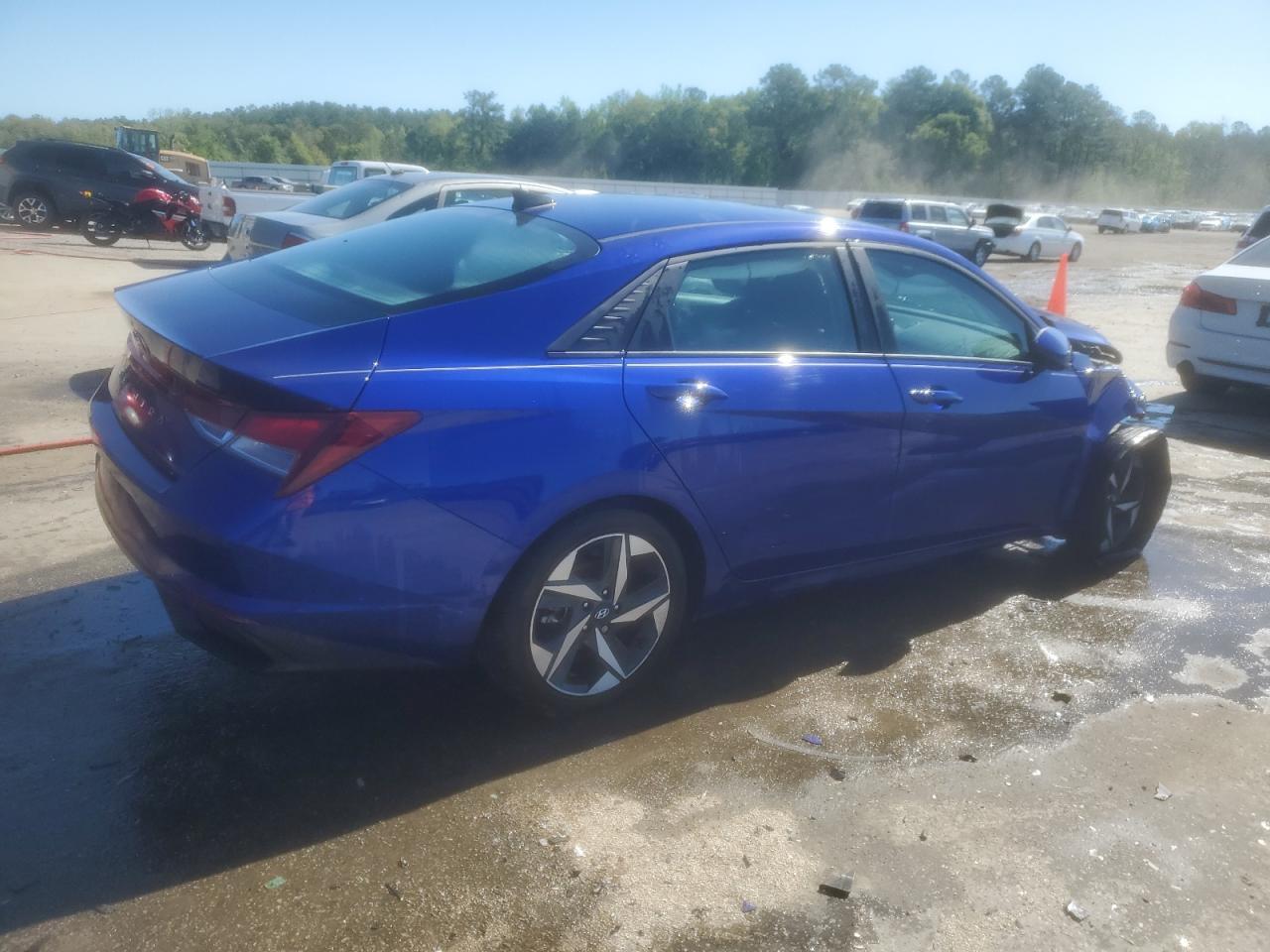 2023 HYUNDAI ELANTRA SE - Image 3