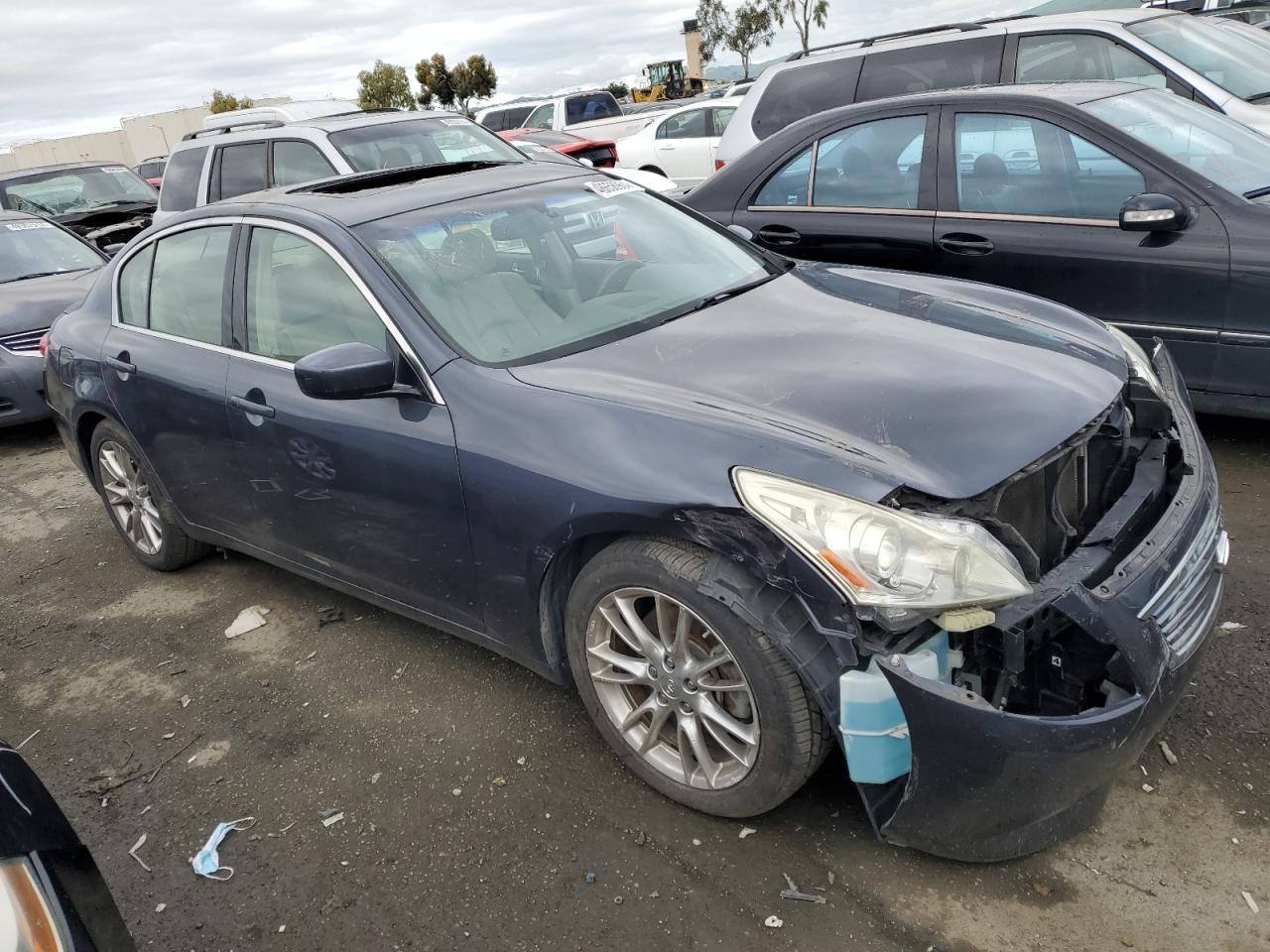 2011 INFINITI G37 BASE - Image 4