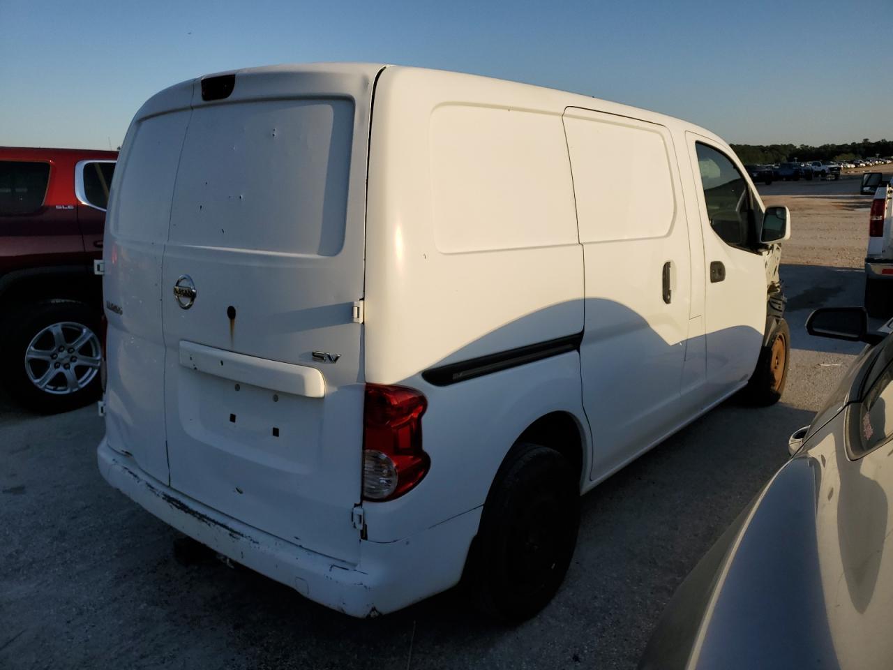 2015 NISSAN NV200 2.5S - Фото 3