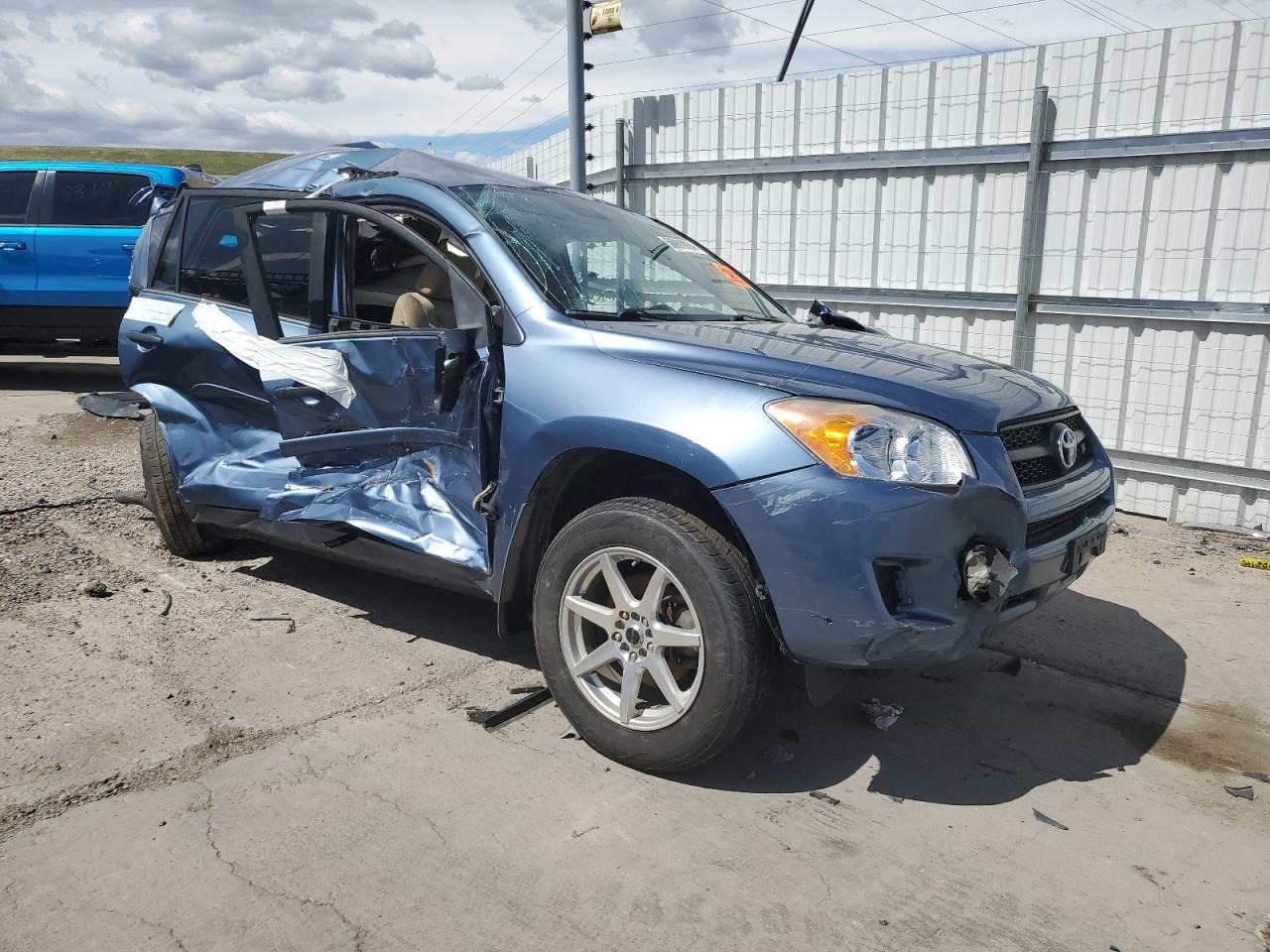 2011 TOYOTA RAV4 - Фото 4