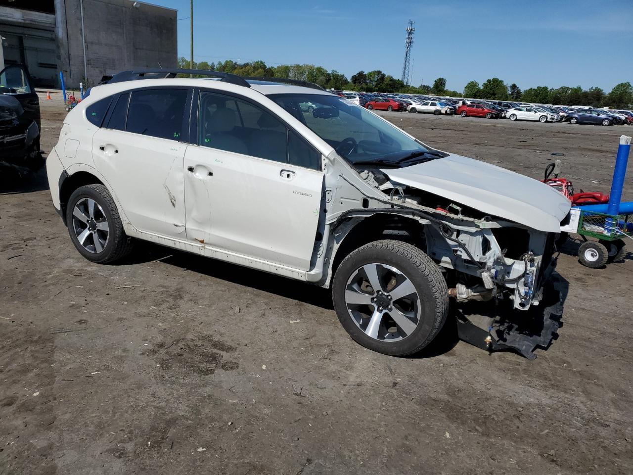 2015 SUBARU XV CROSSTR - Image 4