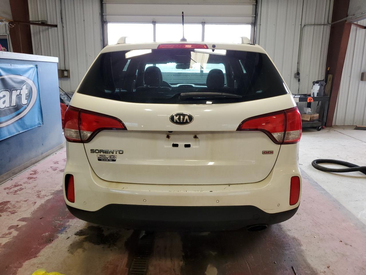 2015 KIA SORENTO LX - Image 6