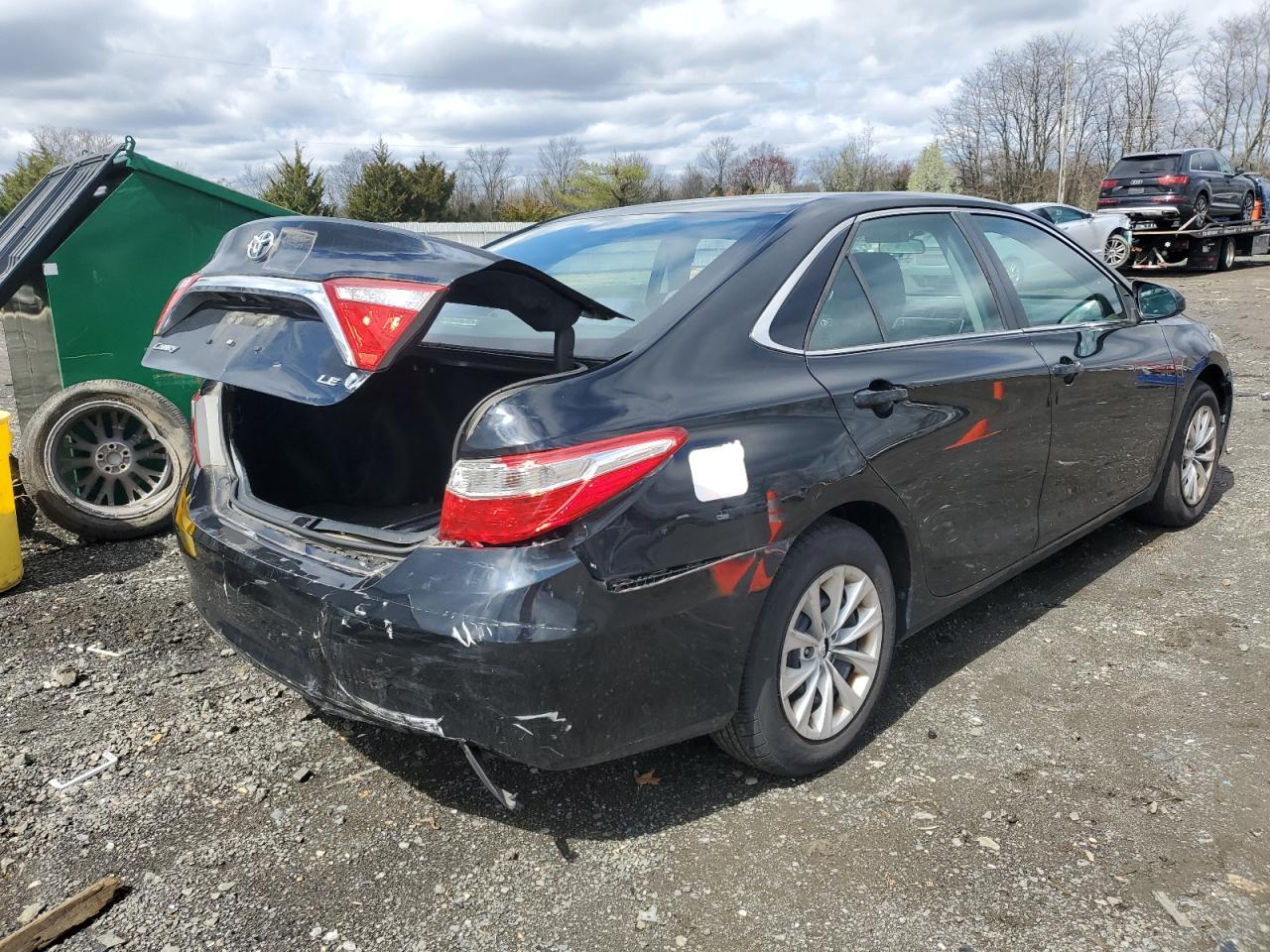 2015 TOYOTA CAMRY LE - Фото 3