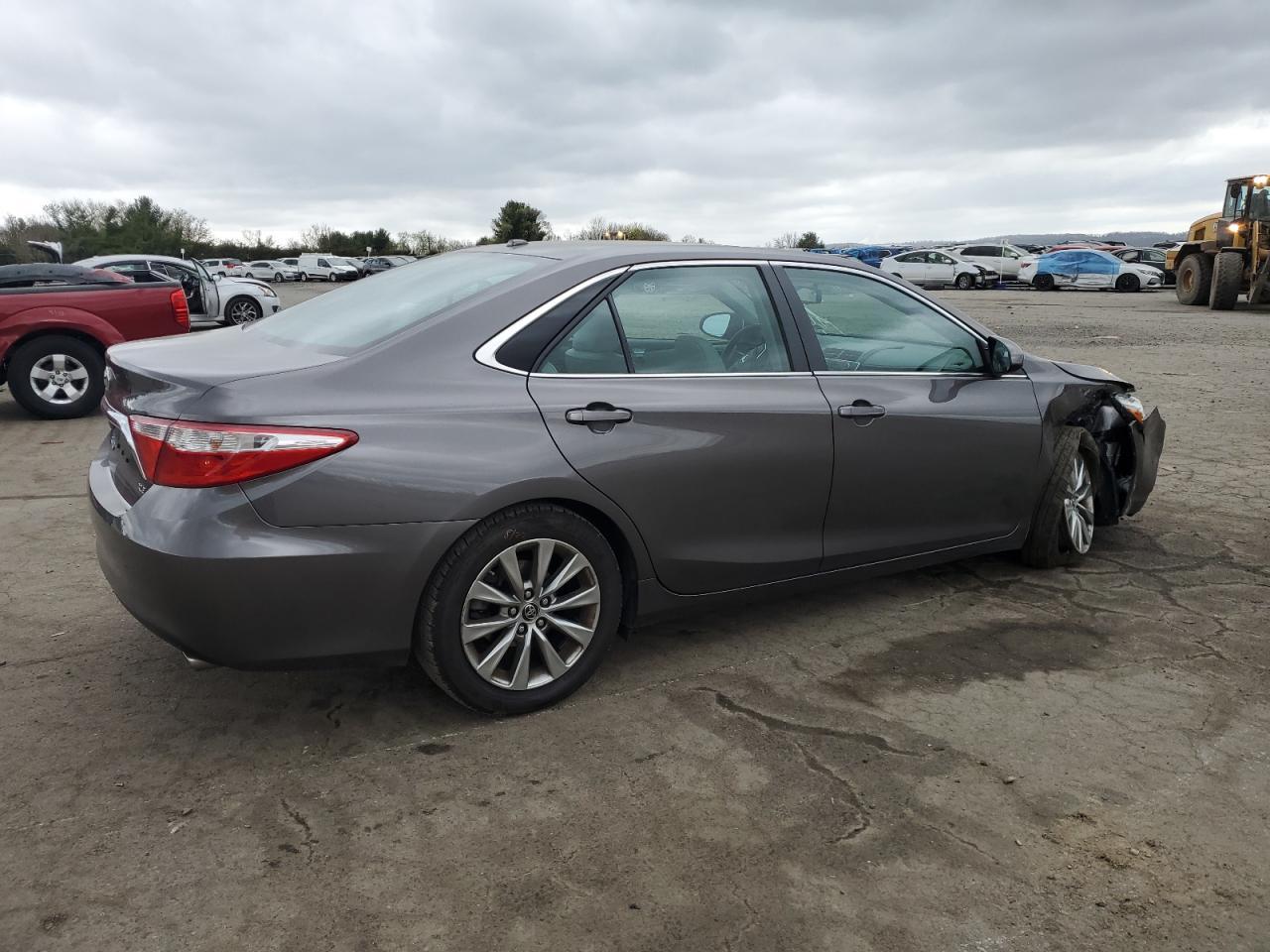 2016 TOYOTA CAMRY LE - Фото 3