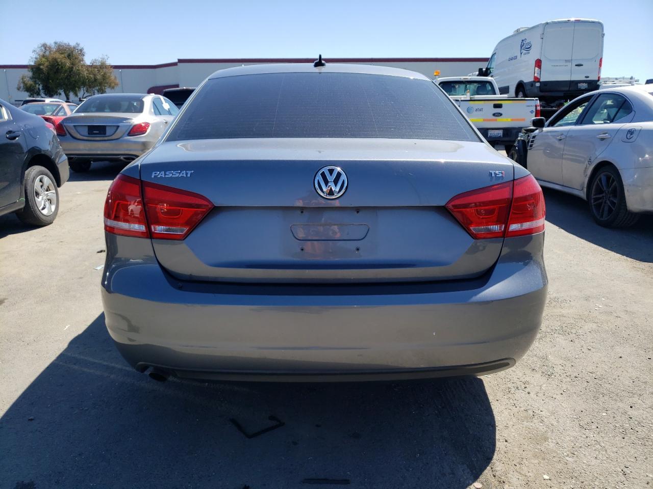 2014 VOLKSWAGEN PASSAT S - Image 6